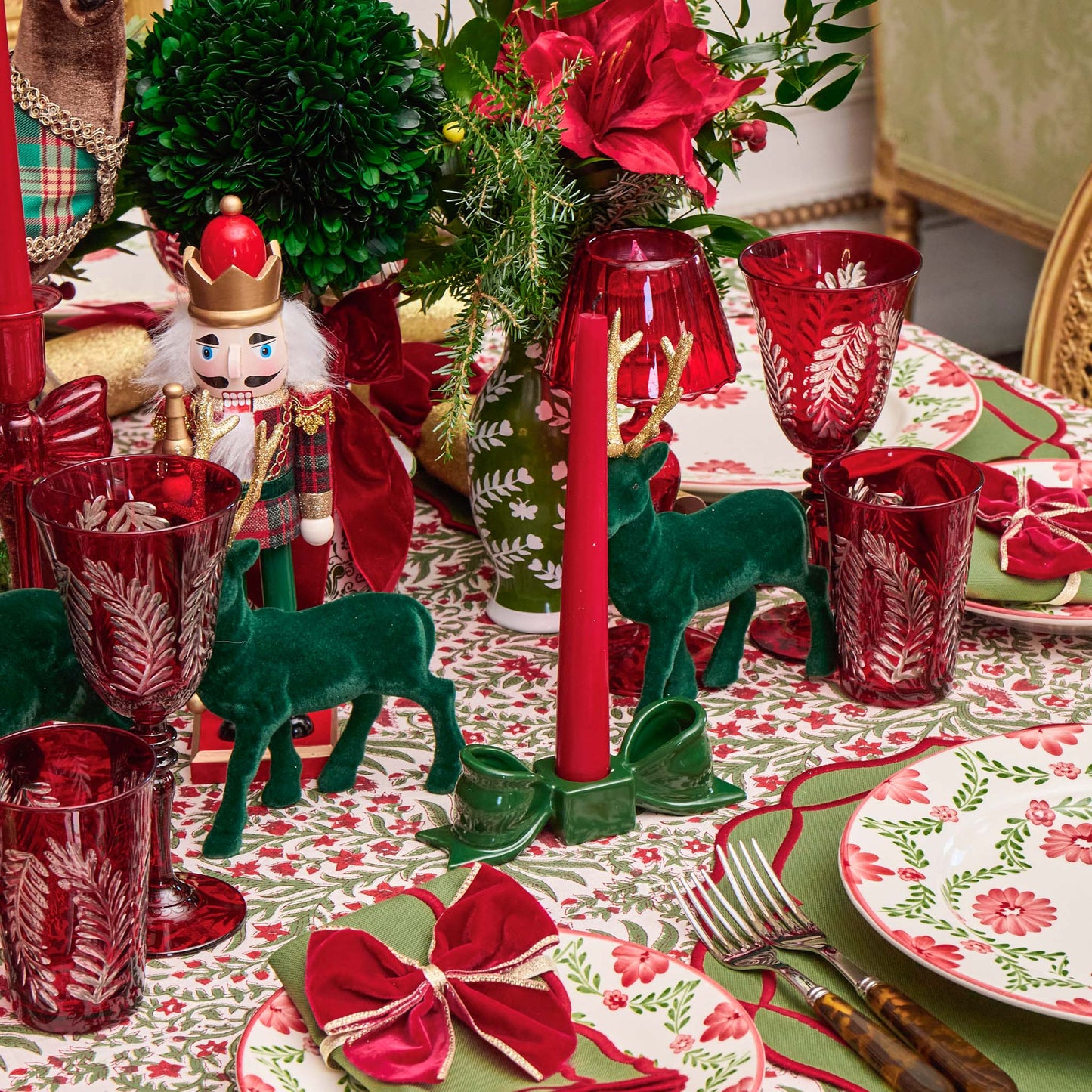 Brigitte Red Garland Engraved Water Glass (Set of 4)