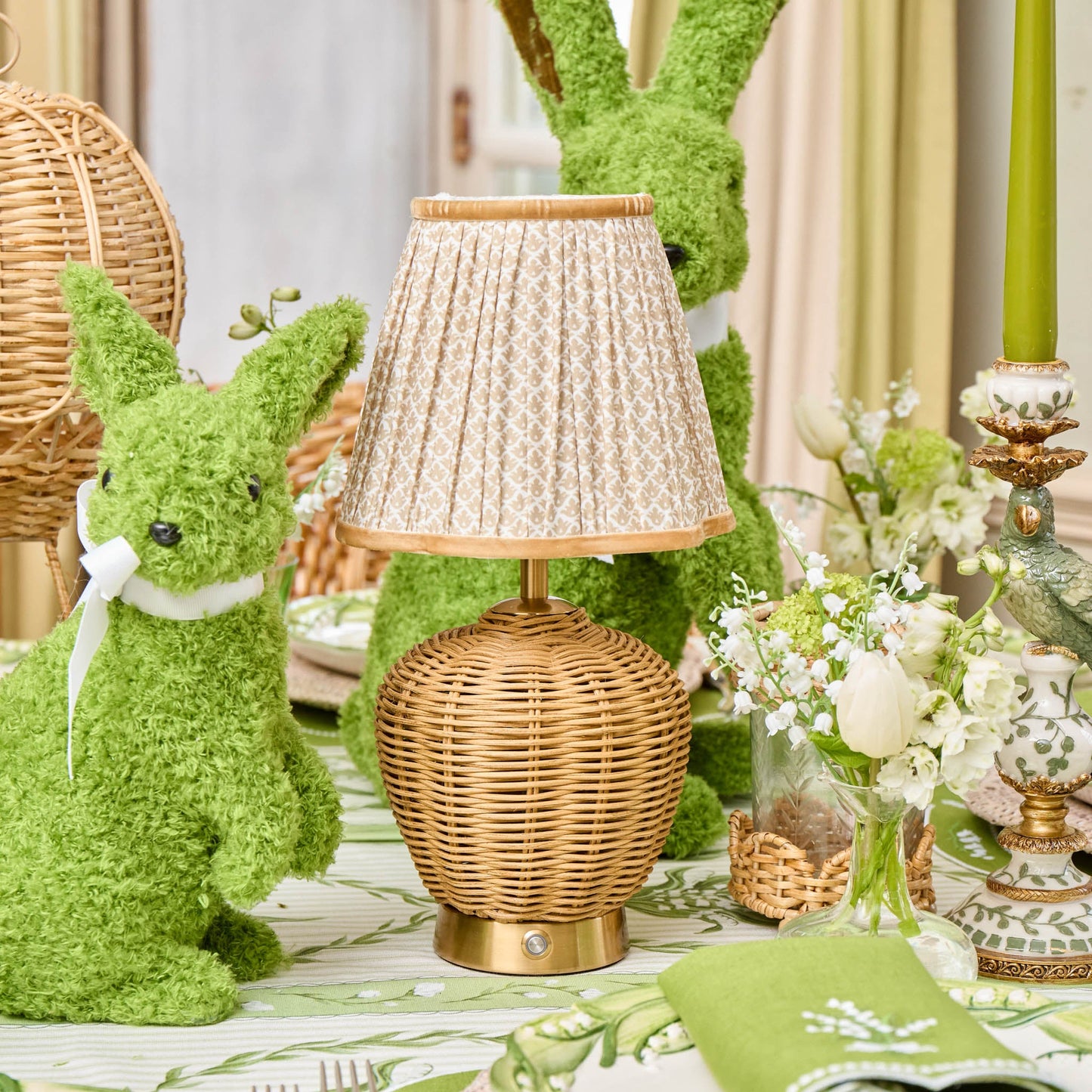 Rattan Ursula Rechargeable Lamp