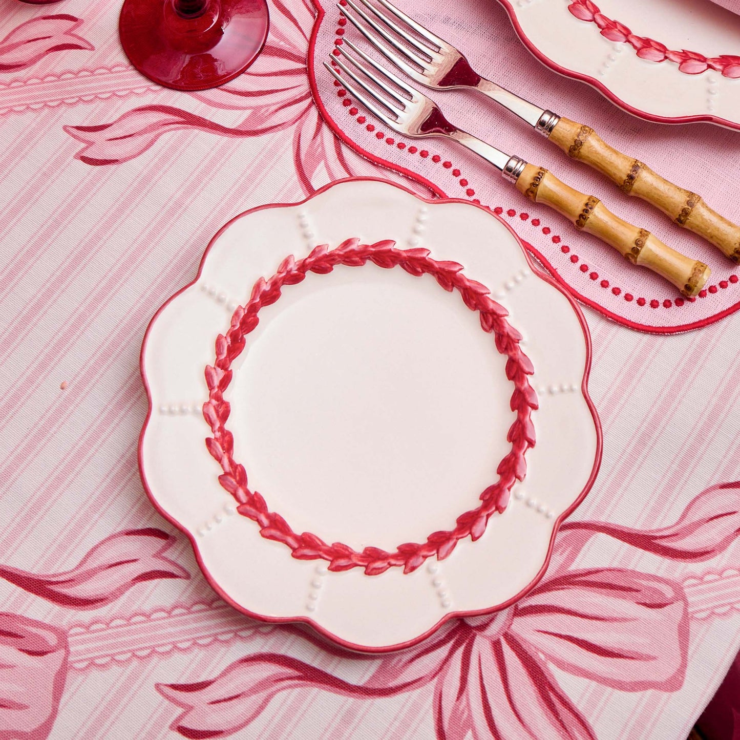 Red Laurel Starter Plate