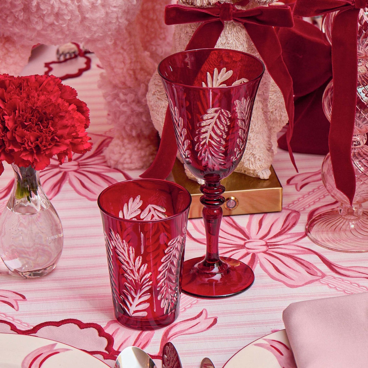 Brigitte Red Garland Engraved Glassware (Set of 8)