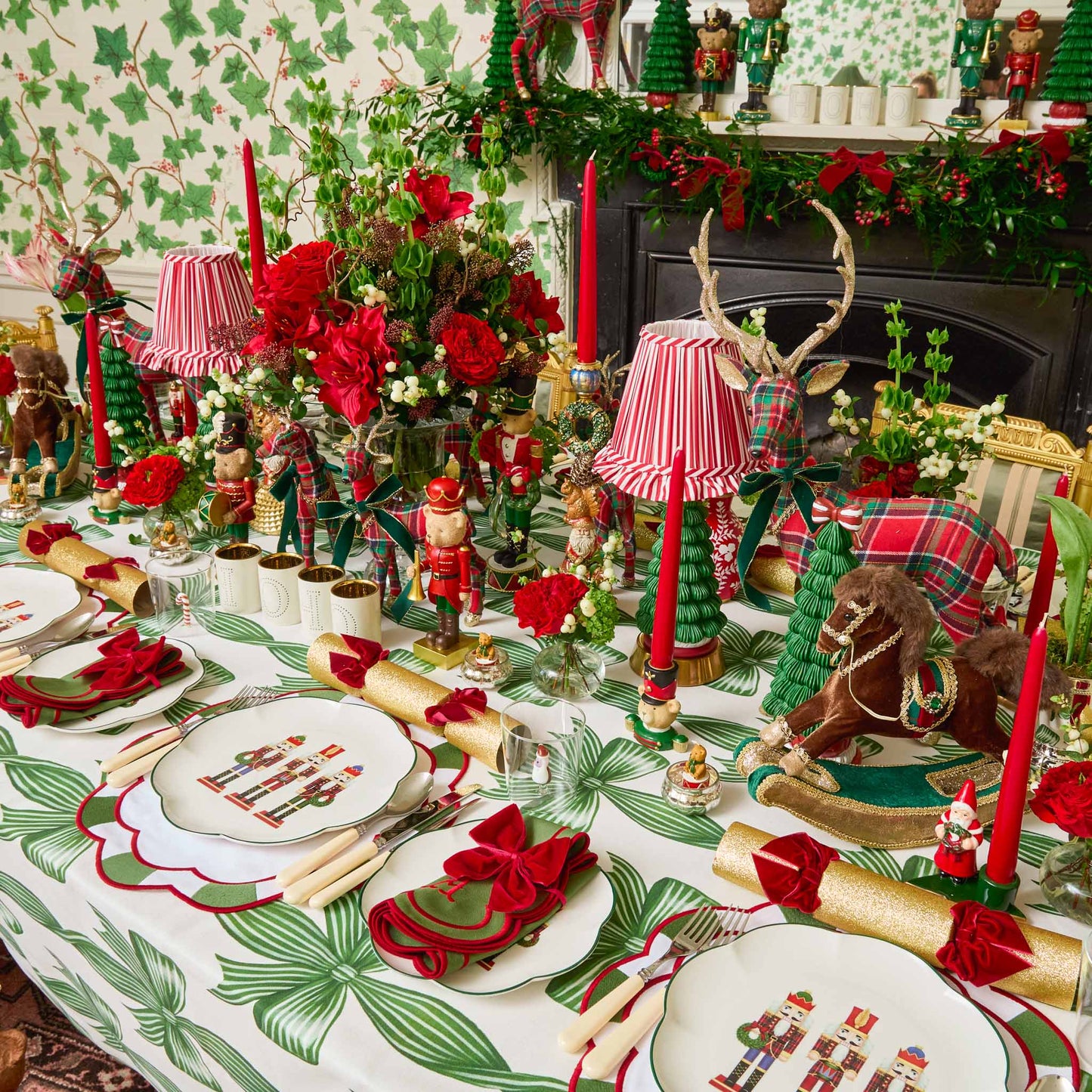 Candycane Green & Red Placemats & Napkins (Set of 4)