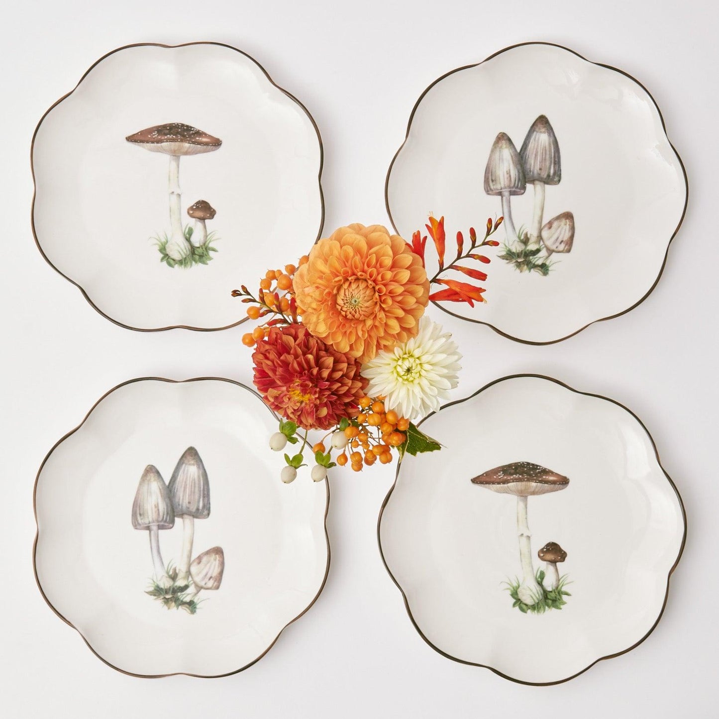 Scalloped Mushroom Starter Plate (Grey)