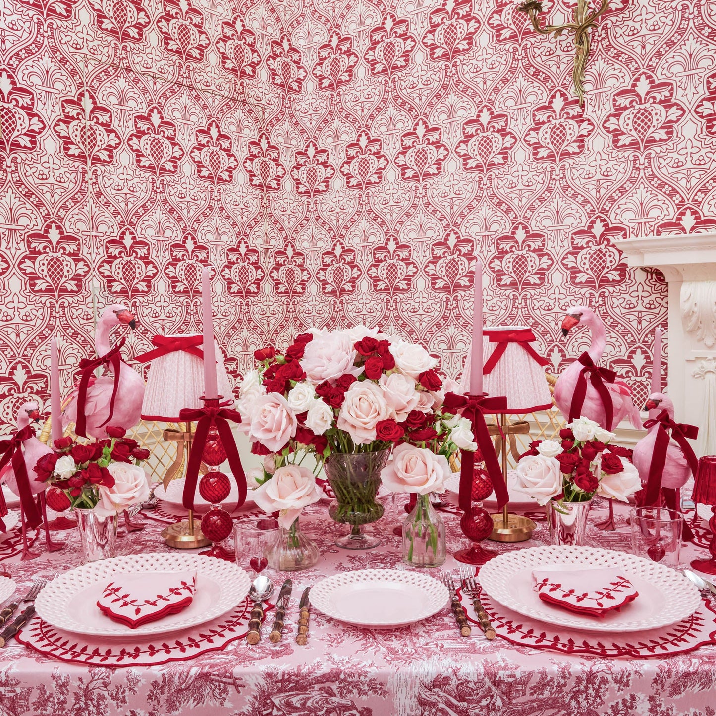 Pink & Red Laurel Napkins (Set of 4)
