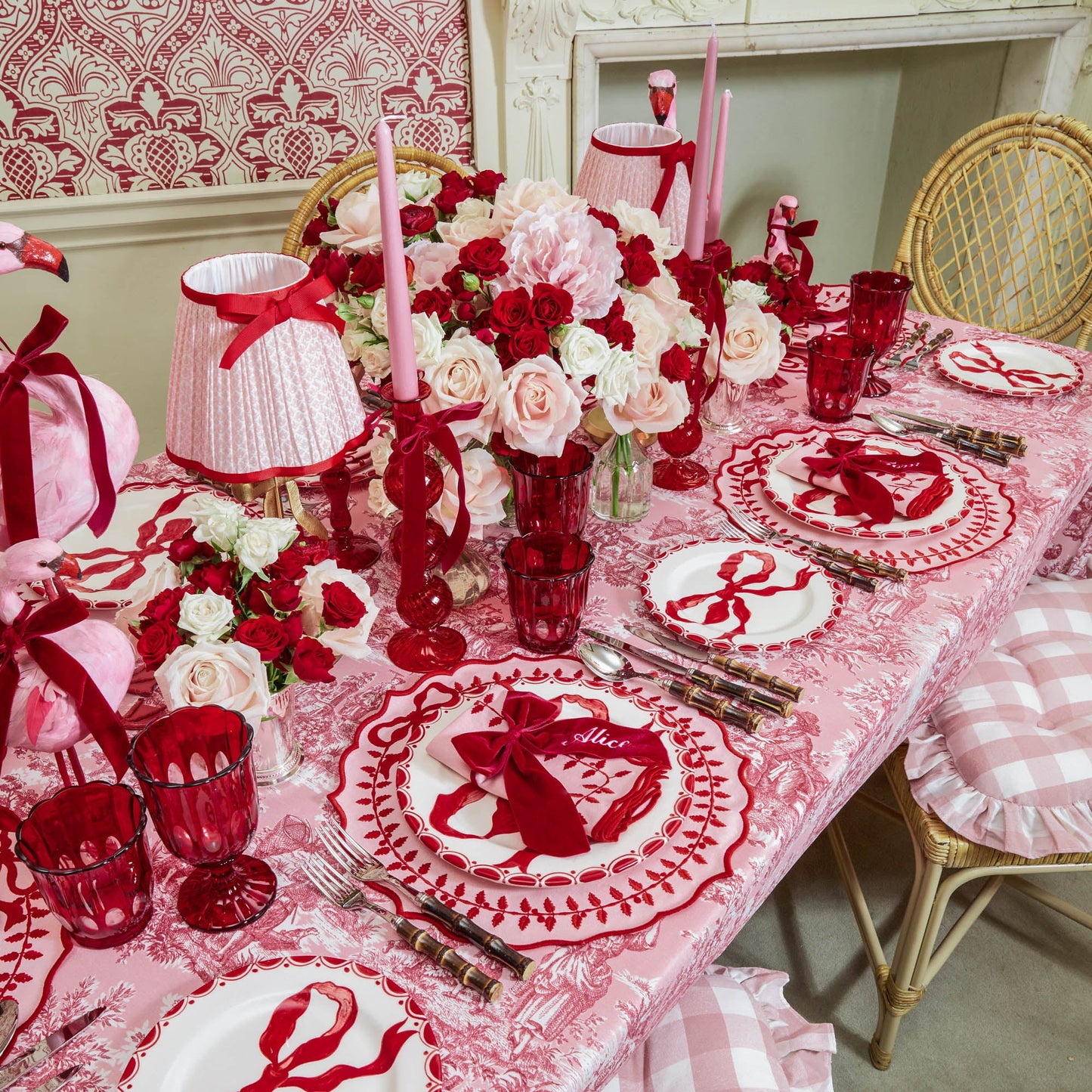 Marilyn Red Bow Starter Plate